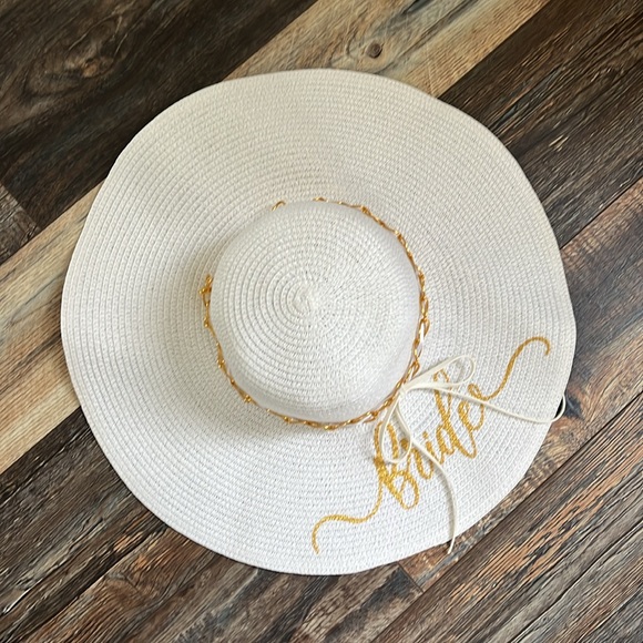 Bride beach hat. Brand new - Picture 3 of 4